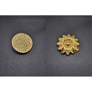 Vintage Set of 2 Gold Tone Scarf Clips, Sunflower and Textured Round Designs